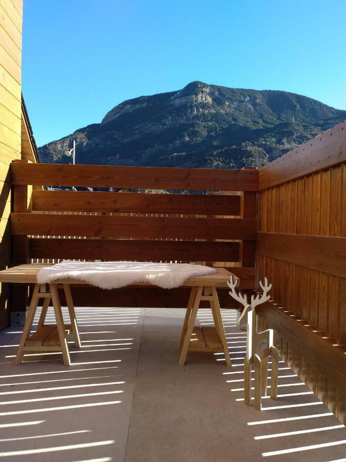 Tuca Del Mont Apartamento Benasque Exterior foto